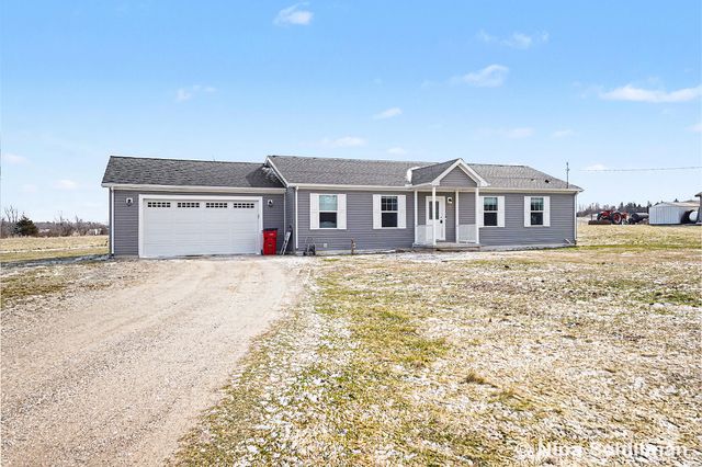 2406 Newaygo Road, Casnovia Twp, MI 49318