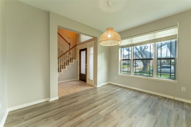 311 Saunter Drive, Stafford, TX 77477