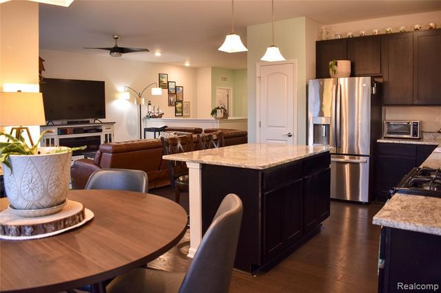 8211 Carston Lane, Brighton, MI 48116