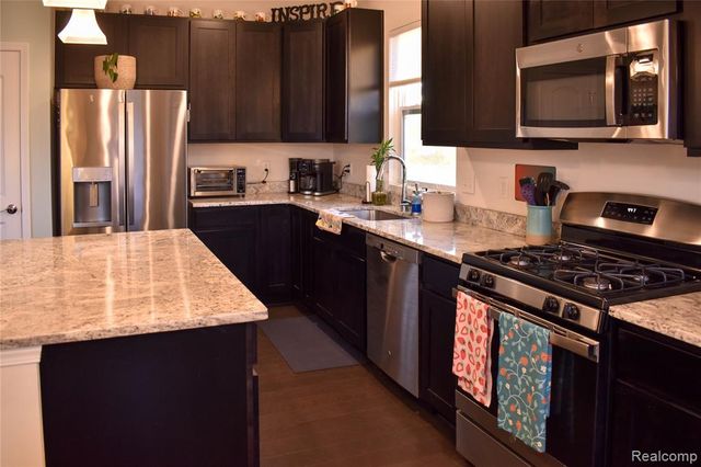 8211 Carston Lane, Brighton, MI 48116