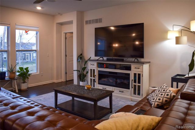 8211 Carston Lane, Brighton, MI 48116