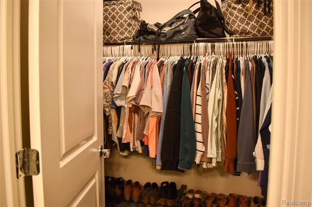 8211 Carston Lane, Brighton, MI 48116