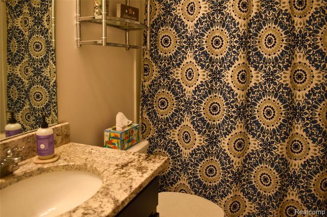 8211 Carston Lane, Brighton, MI 48116