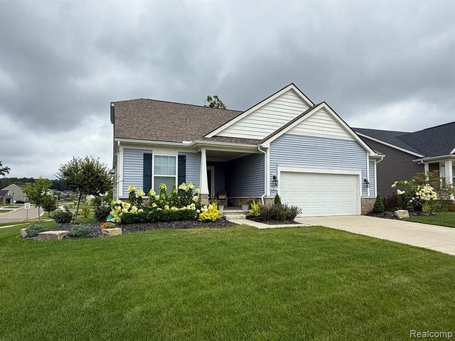 8211 Carston Lane, Brighton, MI 48116