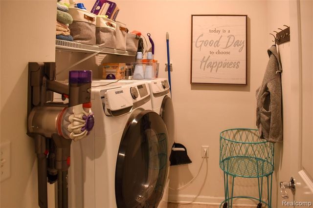 8211 Carston Lane, Brighton, MI 48116