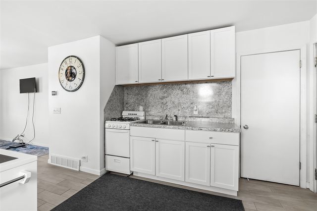 3312 Lake Street, Kalamazoo, MI 49048