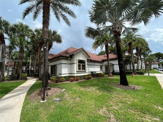 620 S Park Rd 15-2, Hollywood, FL 33021