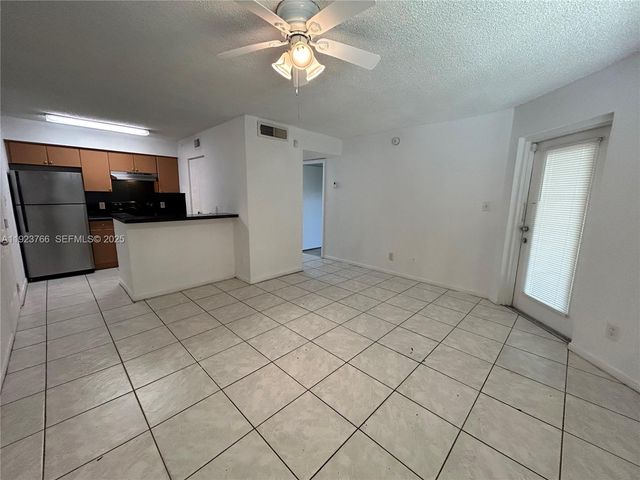 620 S Park Rd 15-2, Hollywood, FL 33021
