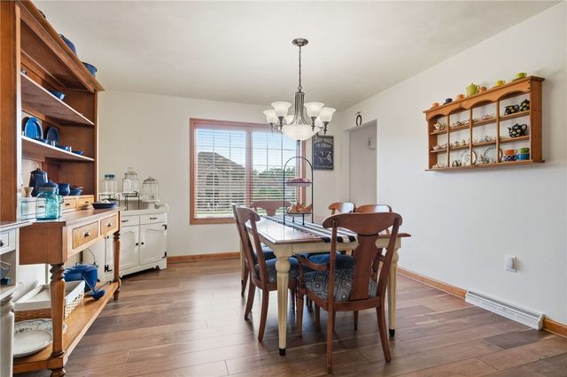 9079 Abbey Ln, North Huntingdon, PA 15642