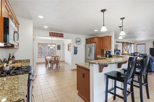 9079 Abbey Ln, North Huntingdon, PA 15642