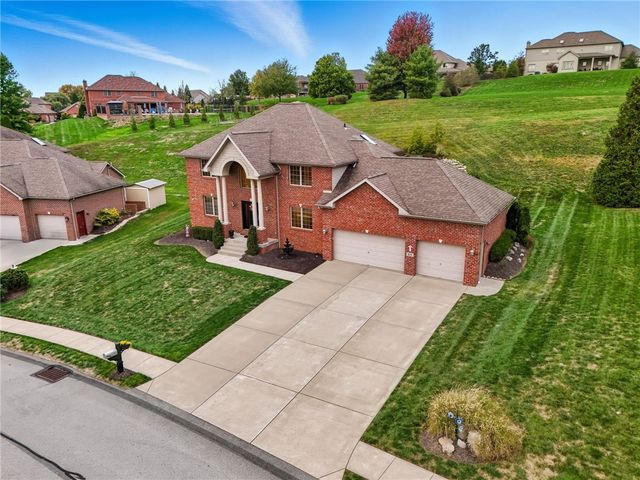 9079 Abbey Ln, North Huntingdon, PA 15642