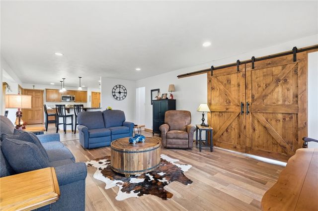 9079 Abbey Ln, North Huntingdon, PA 15642