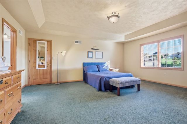 9079 Abbey Ln, North Huntingdon, PA 15642