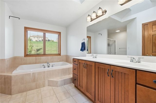 9079 Abbey Ln, North Huntingdon, PA 15642