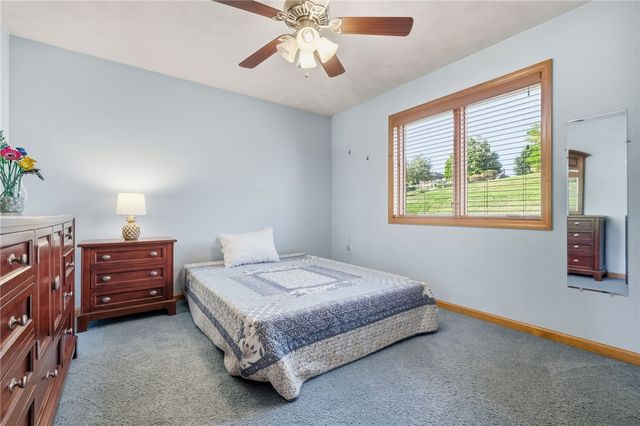 9079 Abbey Ln, North Huntingdon, PA 15642