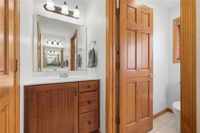 9079 Abbey Ln, North Huntingdon, PA 15642