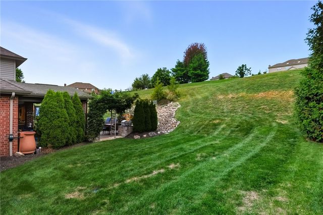 9079 Abbey Ln, North Huntingdon, PA 15642