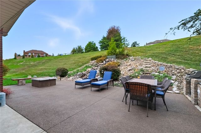 9079 Abbey Ln, North Huntingdon, PA 15642