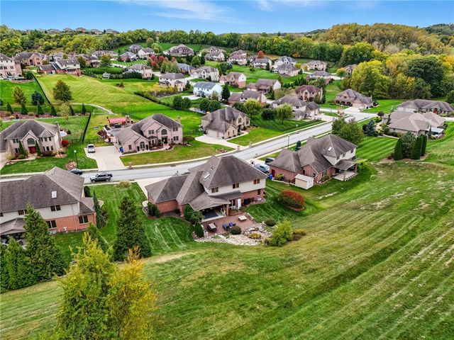 9079 Abbey Ln, North Huntingdon, PA 15642