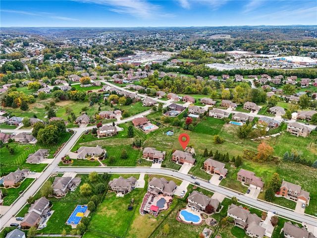 9079 Abbey Ln, North Huntingdon, PA 15642