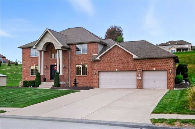 9079 Abbey Ln, North Huntingdon, PA 15642