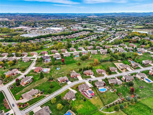 9079 Abbey Ln, North Huntingdon, PA 15642