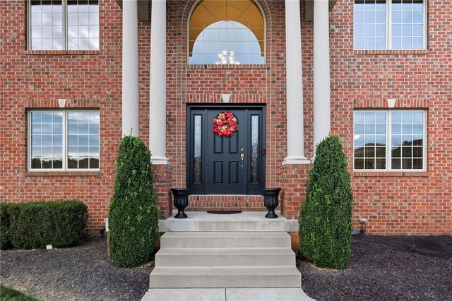 9079 Abbey Ln, North Huntingdon, PA 15642