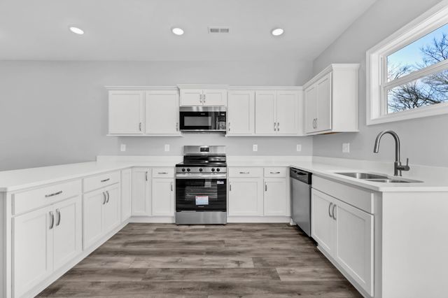 230 Robert St, Clarksville, TN 37040