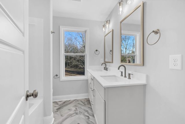 230 Robert St, Clarksville, TN 37040