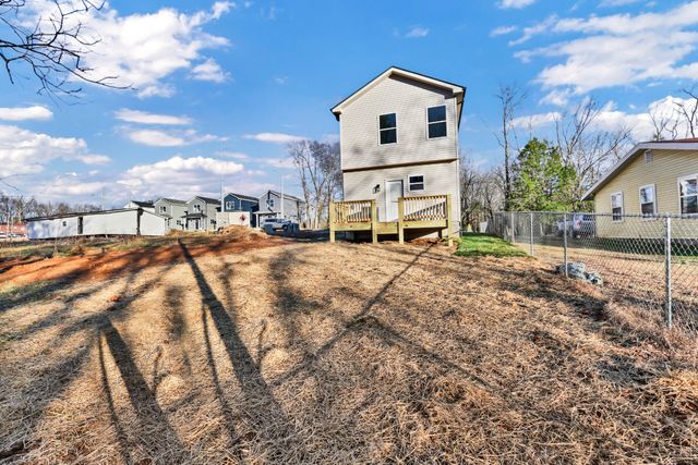 230 Robert St, Clarksville, TN 37040