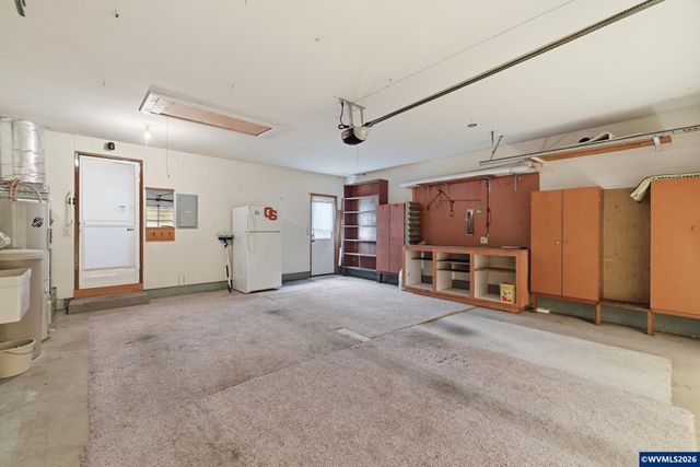 401 S Cascade Dr, Woodburn, OR 97071