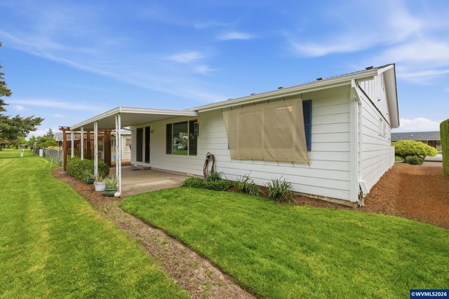 401 S Cascade Dr, Woodburn, OR 97071