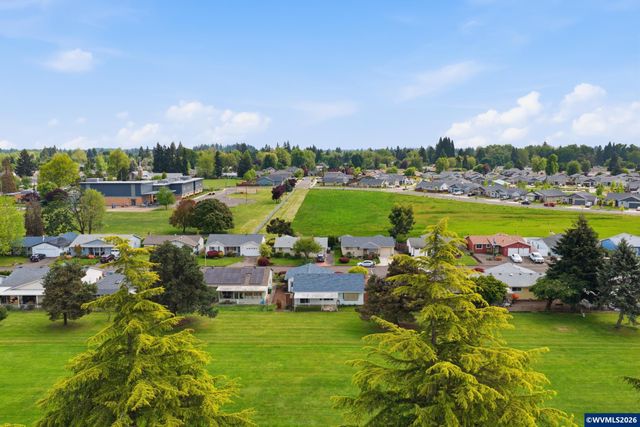401 S Cascade Dr, Woodburn, OR 97071
