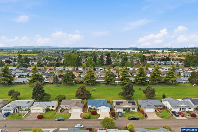 401 S Cascade Dr, Woodburn, OR 97071