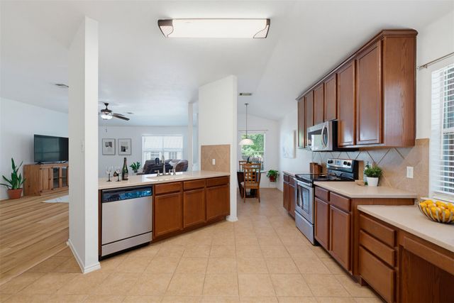 315 Floating Leaf DR, Hutto, TX 78634