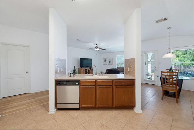 315 Floating Leaf DR, Hutto, TX 78634