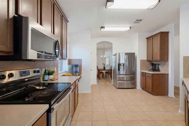315 Floating Leaf DR, Hutto, TX 78634