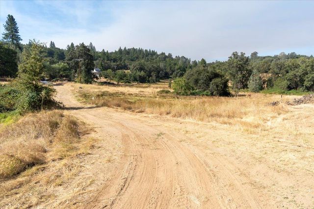 8260 Fairplay Rd, Somerset, CA 95684