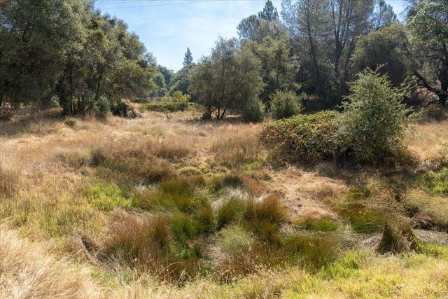 8260 Fairplay Rd, Somerset, CA 95684