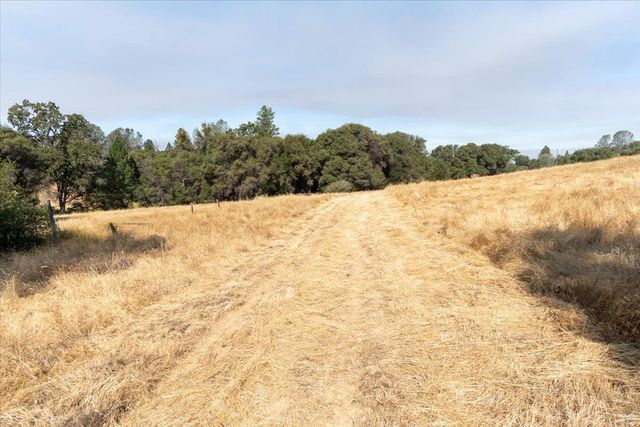 8260 Fairplay Rd, Somerset, CA 95684