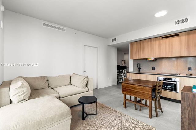 121 NE 5th Street 2401, Miami, FL 33132