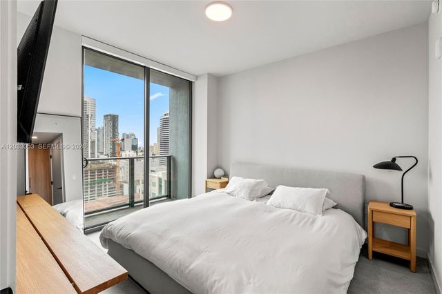 121 NE 5th Street 2401, Miami, FL 33132