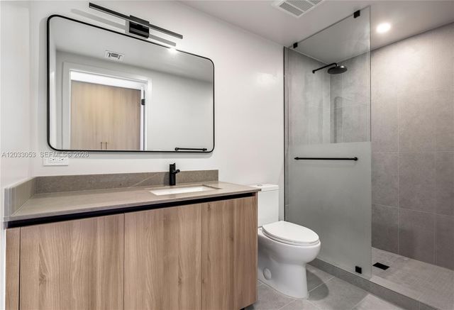 121 NE 5th Street 2401, Miami, FL 33132