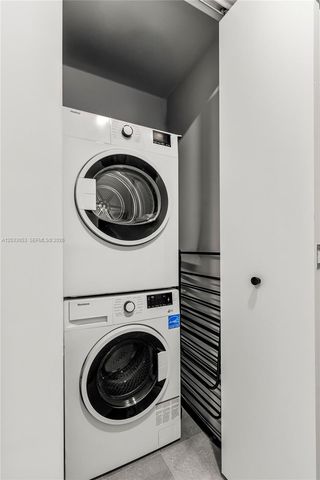 121 NE 5th Street 2401, Miami, FL 33132