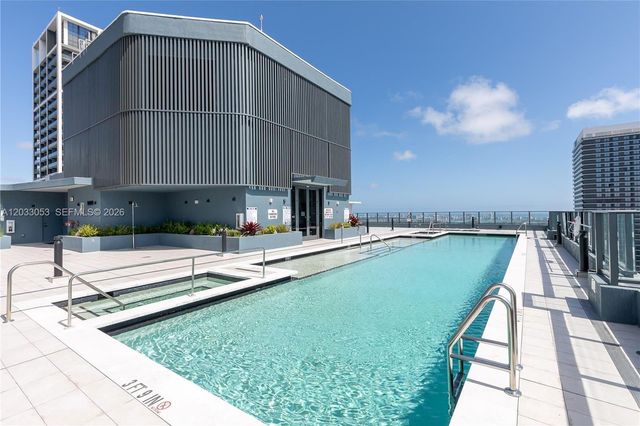 121 NE 5th Street 2401, Miami, FL 33132