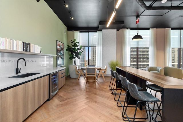 121 NE 5th Street 2401, Miami, FL 33132