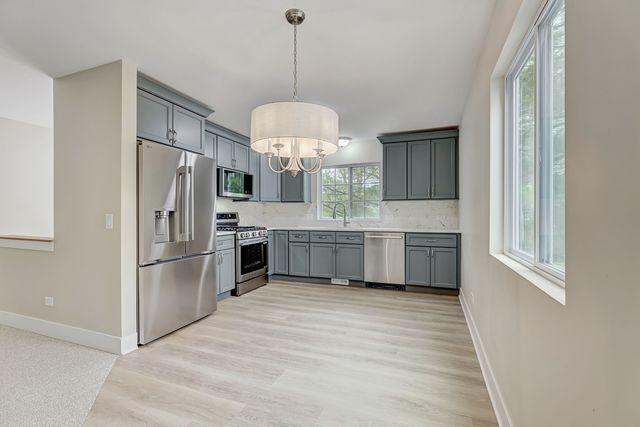 8105 Wonder View Drive, Wonder Lake, IL 60097