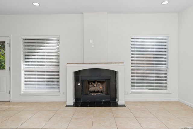 17 NIKITA, San Antonio, TX 78248