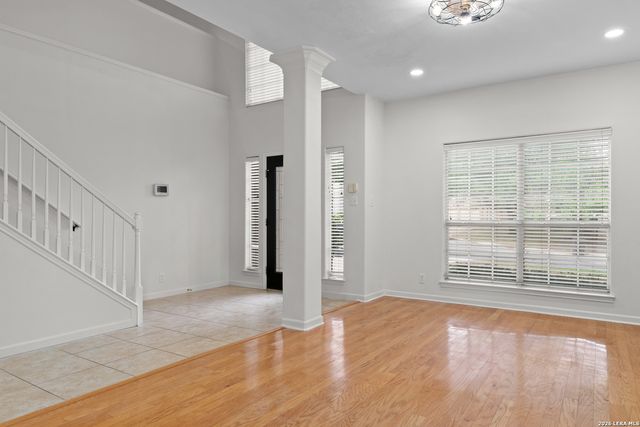 17 NIKITA, San Antonio, TX 78248