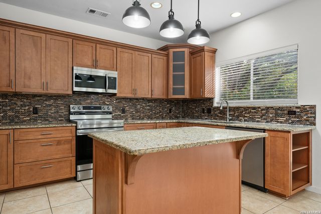 17 NIKITA, San Antonio, TX 78248